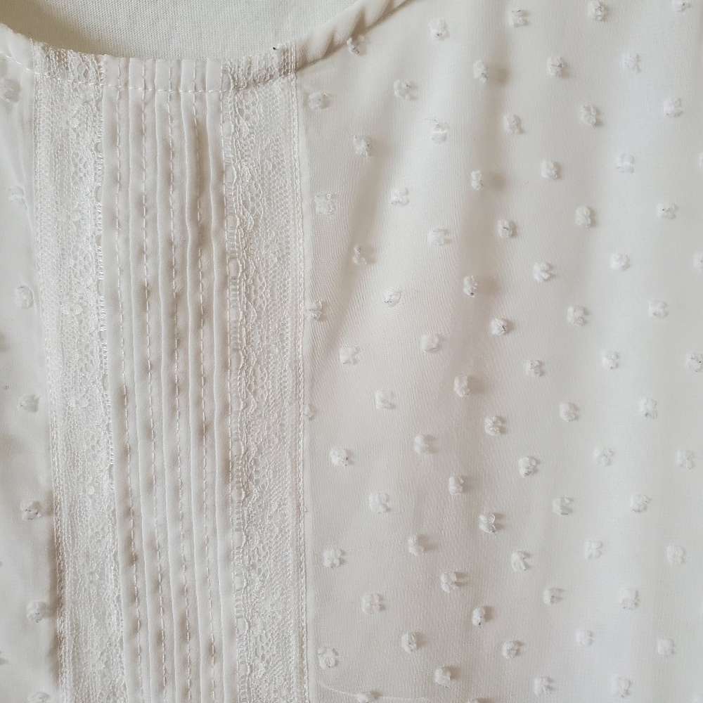 Lauren Conrad white patterned top - Picture 3 of 5